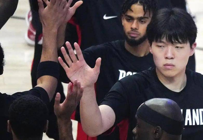 NBA常规赛明天11月9日赛程：湖人冲击6连胜，开拓者VS热火