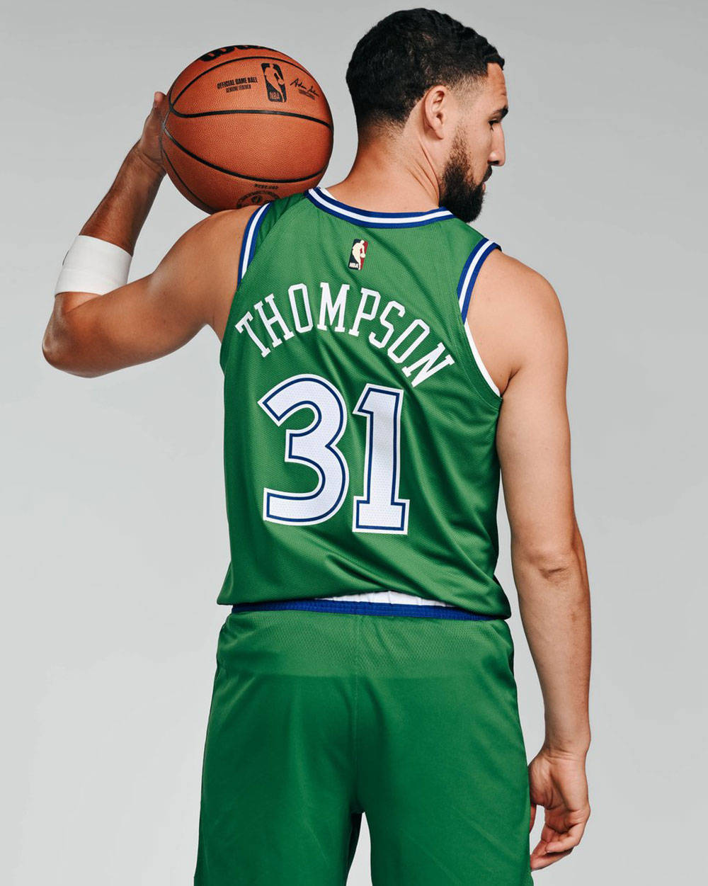 达拉斯独行侠队发布Hardwood Classic队服,庆祝球队成立 45 周年