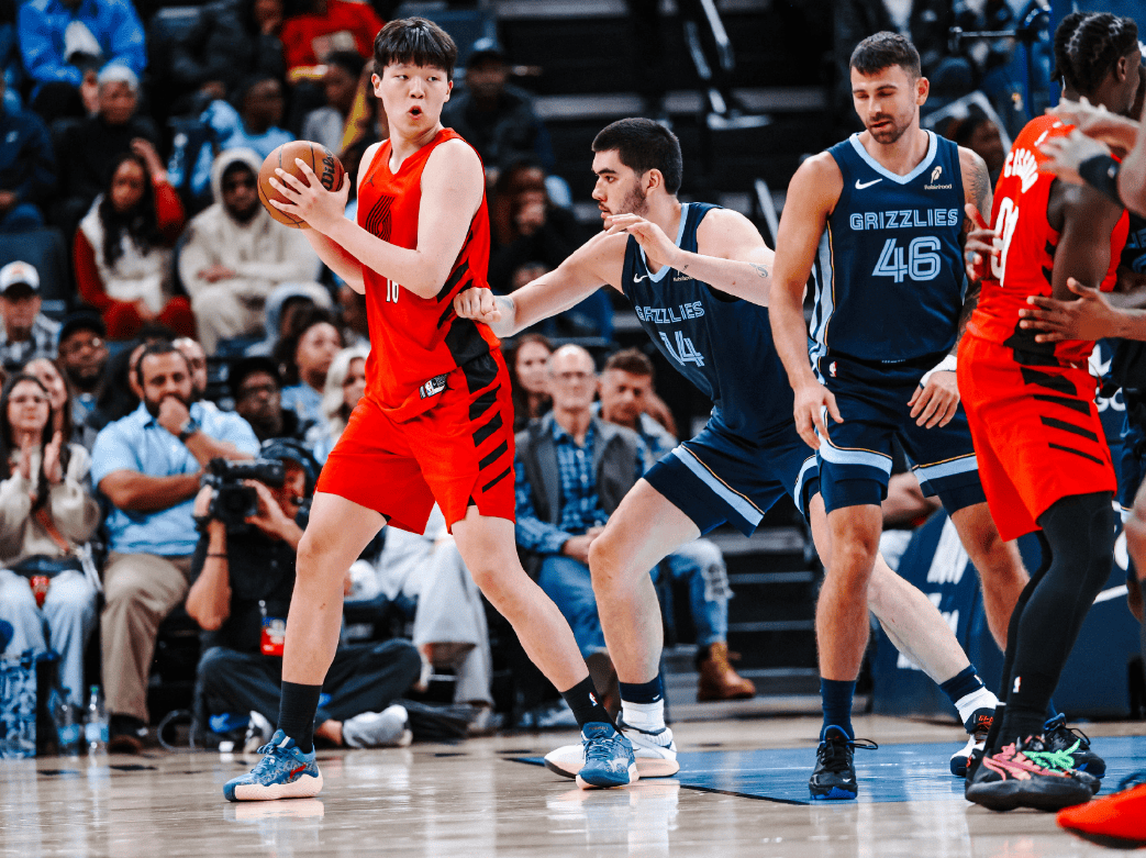 鹈鹕vs开拓者前瞻：两队近期战绩不佳，杨瀚森遭遇同届天才中锋