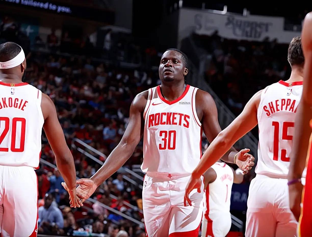 再见卡佩拉！火箭、独行侠酝酿2换1交易，1米96后卫空降休斯顿